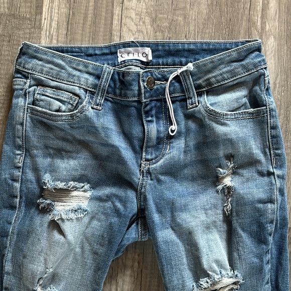 💕10/$10💕Cello Distressed Jeans💕 - Picture 7 of 11